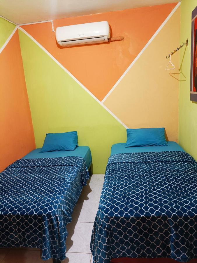 Hostal Venecia -Tu Casa En Manta. Bagian luar foto