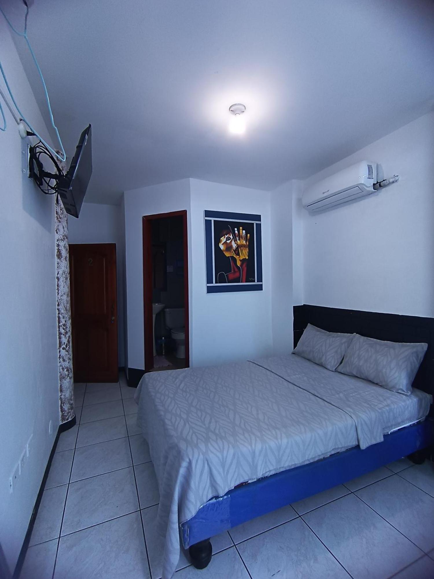 Hostal Venecia -Tu Casa En Manta. Bagian luar foto