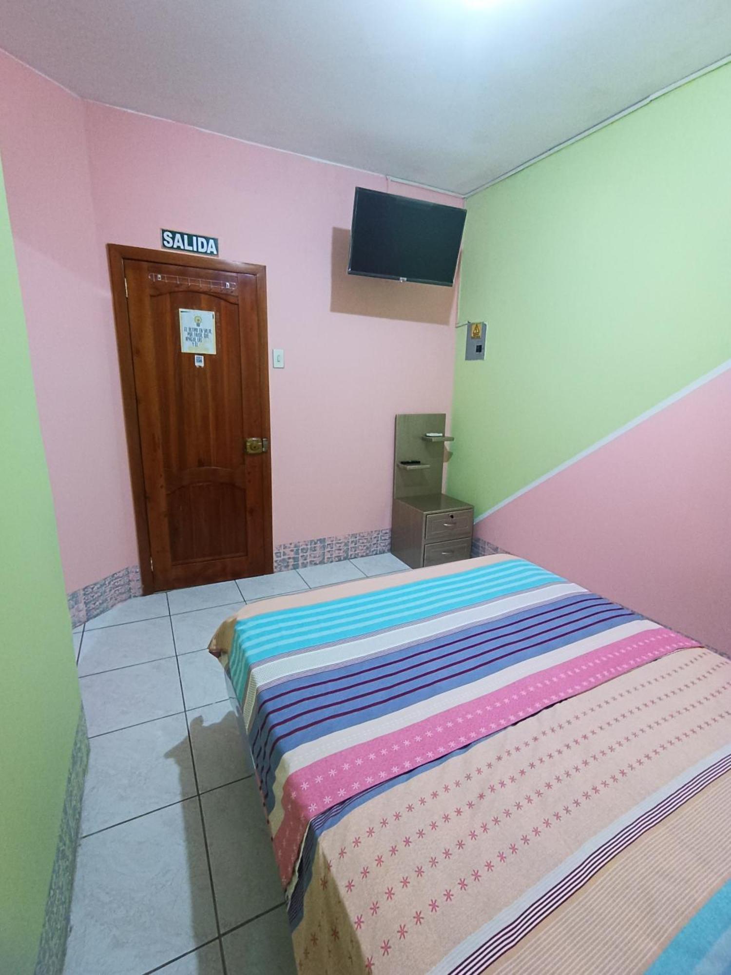 Hostal Venecia -Tu Casa En Manta. Bagian luar foto