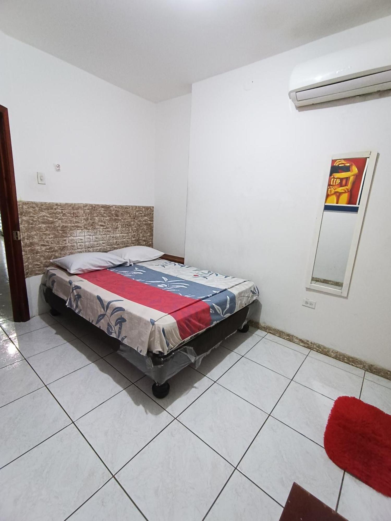 Hostal Venecia -Tu Casa En Manta. Bagian luar foto