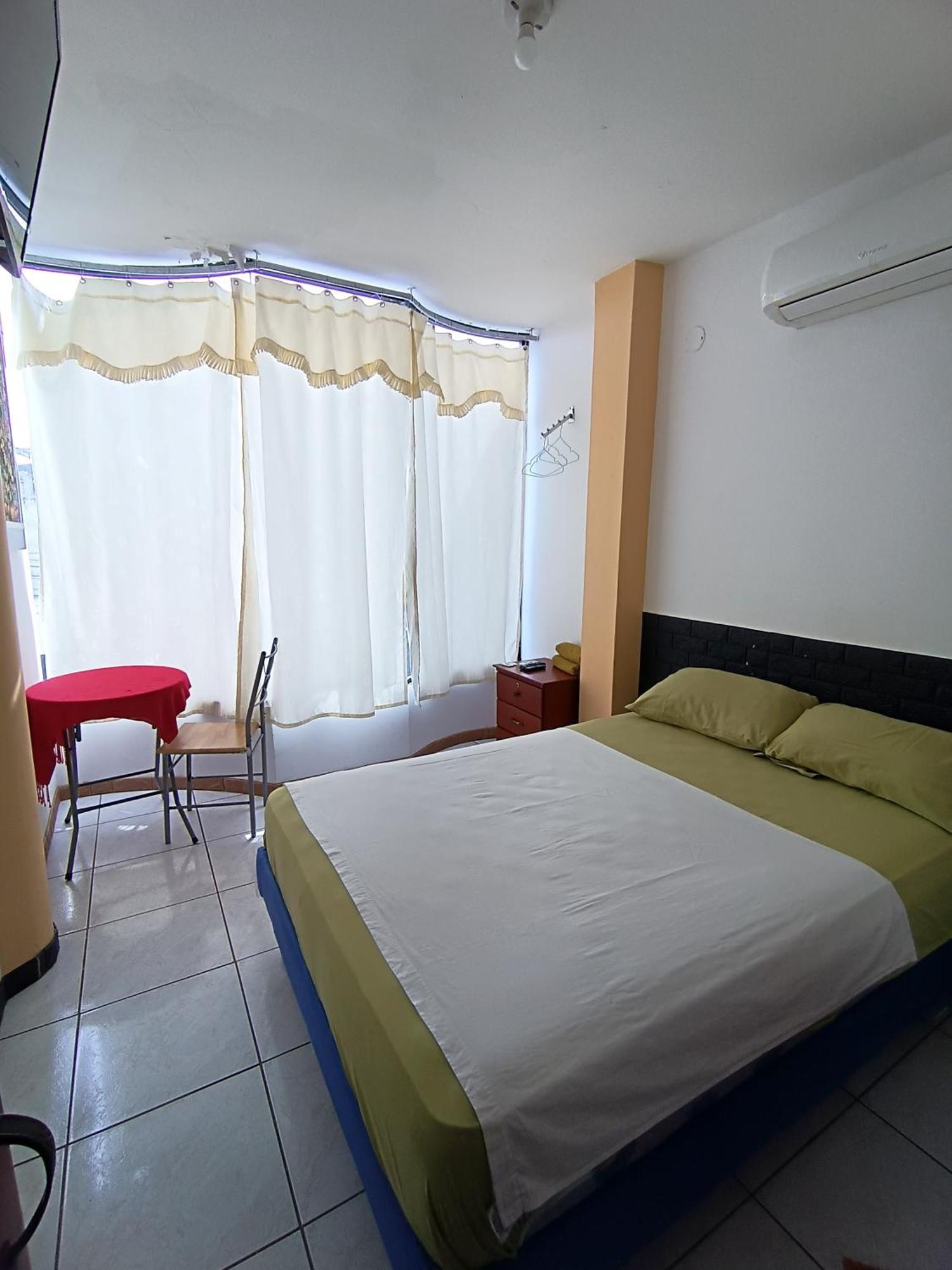 Hostal Venecia -Tu Casa En Manta. Ruang foto