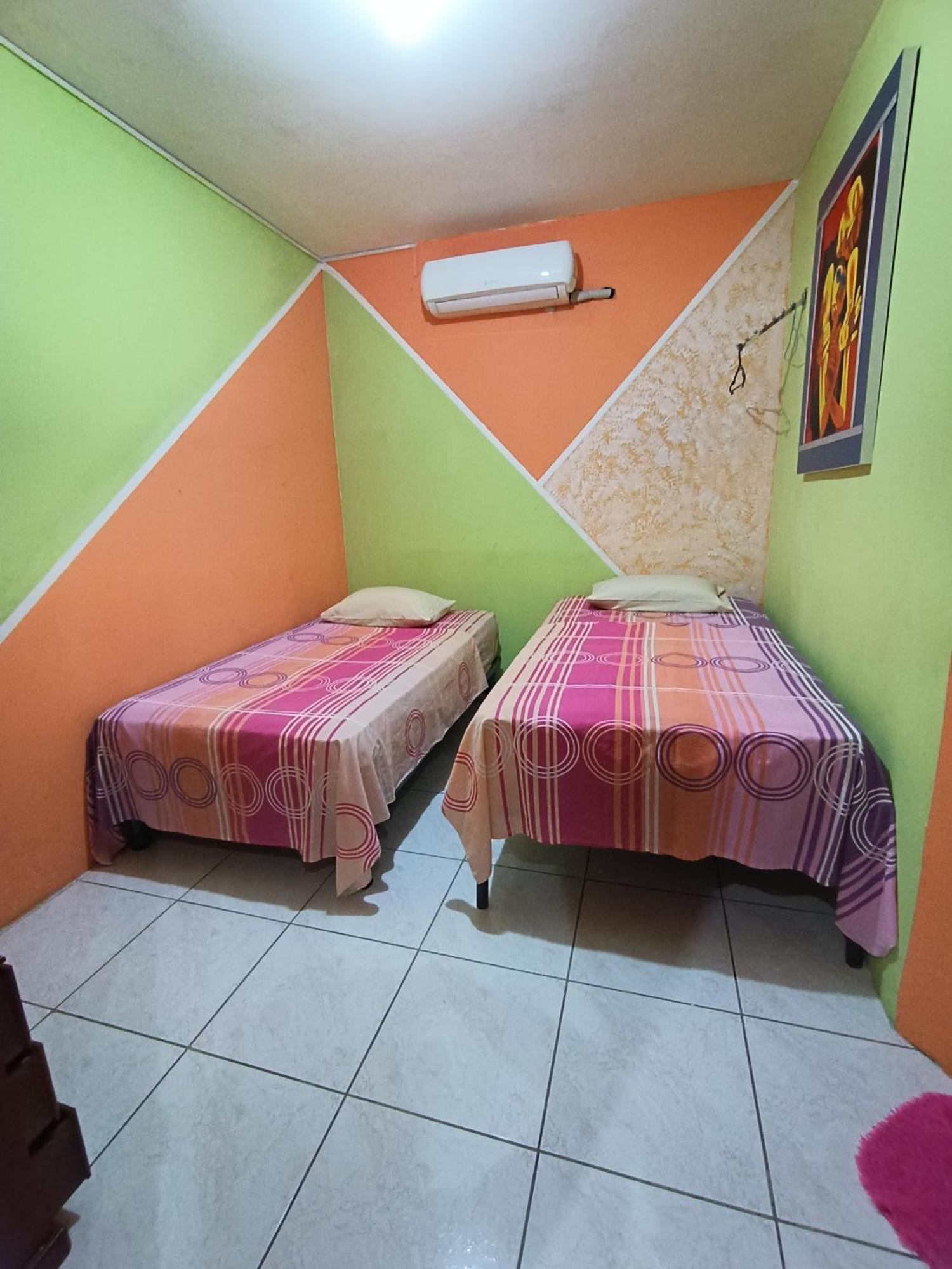 Hostal Venecia -Tu Casa En Manta. Ruang foto